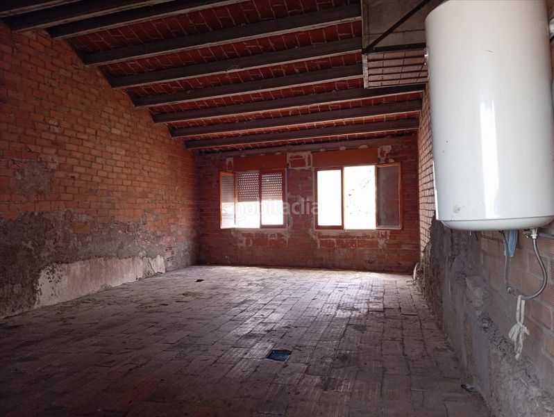Foto ebe6dc2b-f285-405d-9095-bc0fda58936a. Casa adossada a Miralcamp