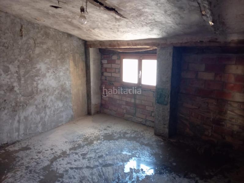 Foto 1443e42c-fe5b-4628-9adc-8fde3a4ced3e. Casa adossada amb aparcament a Massalcoreig