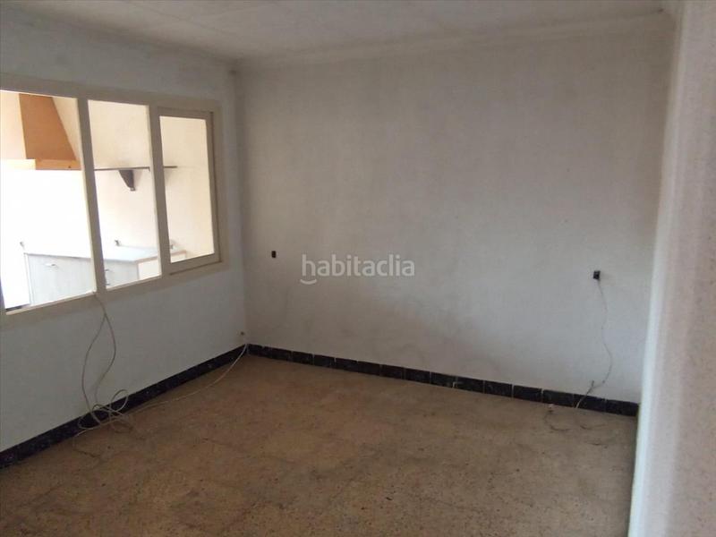 Foto dc8012e6-6435-4cb5-b014-ed616cbb379e. Casa adossada amb aparcament a Massalcoreig