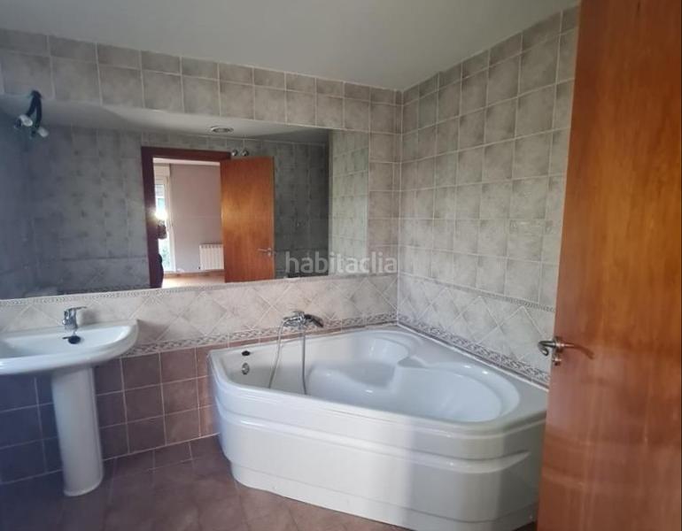 Foto 4f3d305f-8a91-4d9d-b3ba-3d9922427bd9. Casa adossada amb calefacció aparcament a Sariegos