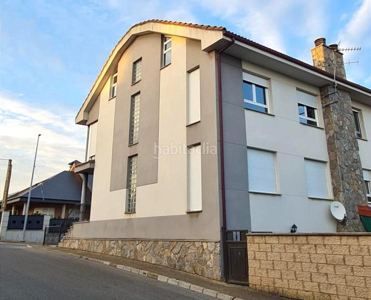 Foto ca226c40-f2af-4ef6-934f-686a8f111334. Casa adossada amb calefacció aparcament a Sariegos