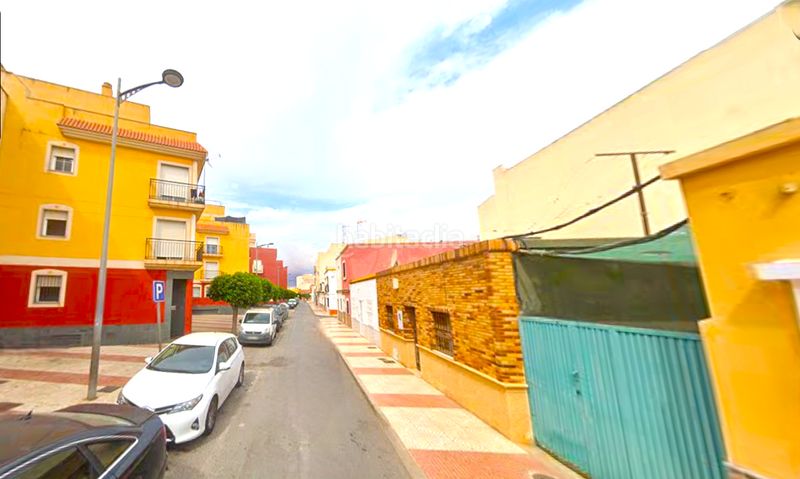 Foto 013938cd-f13c-4488-8ac9-10a49dc7932b. Aparcament cotxe a Roquetas pueblo Roquetas de Mar