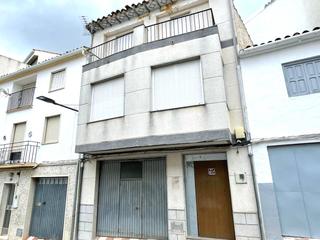 Casa adossada a Castillo de Locubín