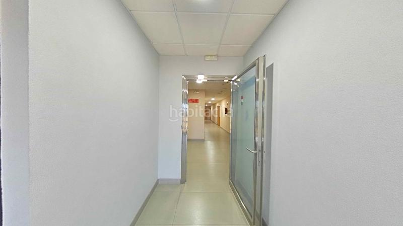 Foto 7cb3e251-f73a-44c9-9b97-07d44665ff2e. Bureau dans Salteras