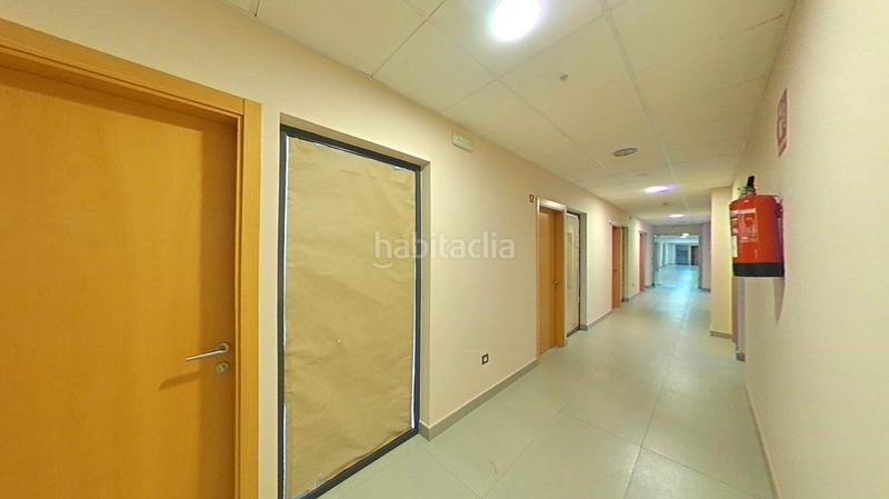 Foto 91a9883c-8d7a-4597-b74c-f1b243d940f8. Ufficio in Salteras