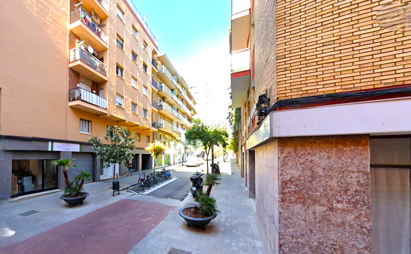 Foto 0a1670bc-715d-46b9-8391-187e9e28e642. Autoparkplatz in La Sagrera Barcelona