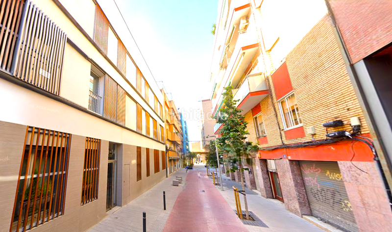 Foto bb94ee03-bd04-4e2d-84b0-803d98e399bd. Parking voiture dans La Sagrera Barcelona