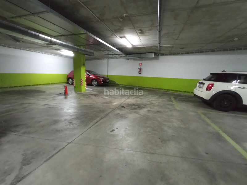 Foto 3927814f-8238-4b22-bbbc-83a00265f31d. Autoparkplatz in Virgen del Cortijo-Manoteras Madrid