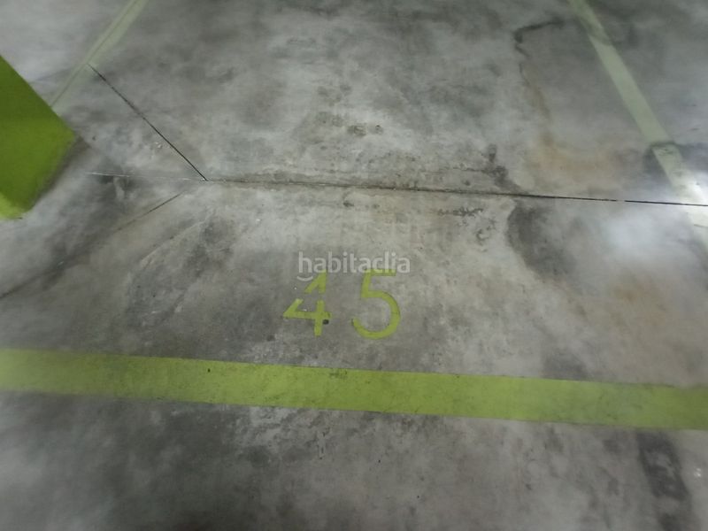 Foto b6c0d2f0-aae0-4eb3-bee7-949708bac3fa. Autoparkplatz in Virgen del Cortijo-Manoteras Madrid