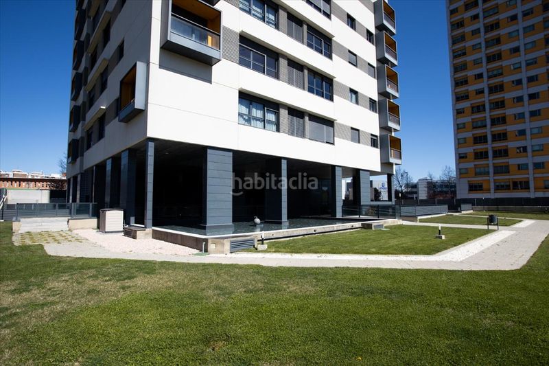Foto c8e92aca-816b-44b8-98fc-deab5646939f. Autoparkplatz in Virgen del Cortijo-Manoteras Madrid