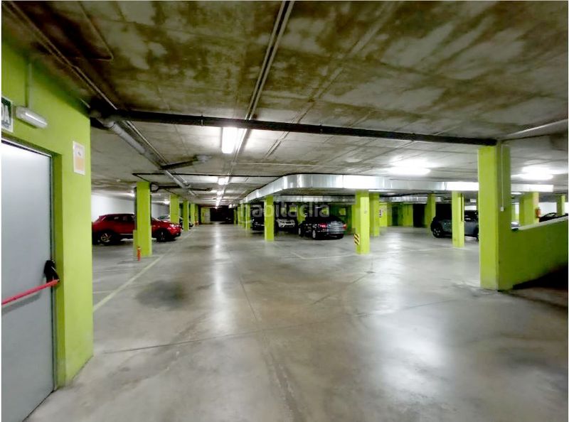 Foto d2b1c206-714c-4bdf-94a4-5d24c6548358. Autoparkplatz in Virgen del Cortijo-Manoteras Madrid
