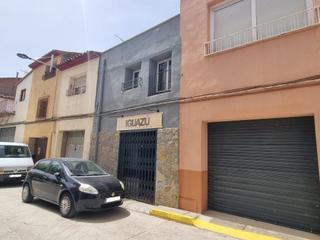 Casa adossada a Torrente de Cinca
