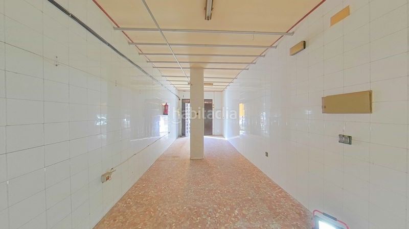 Foto a351fcce-0b39-4ead-a9f5-352b5c366e34. Local comercial a Andújar