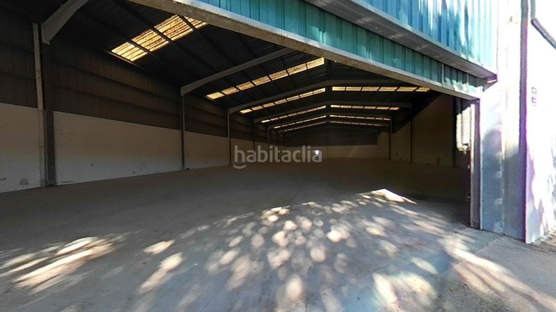 Foto e8221968-a2b7-493b-b788-e57976188b10. Fabrikhalle in Ulldecona