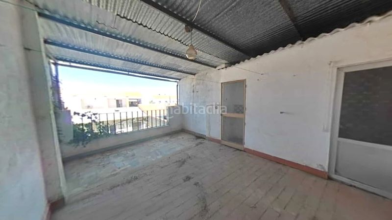 Foto 42d58144-d18c-4ee6-8a0f-f0e544a3a272. Casa adossada a Dos Torres
