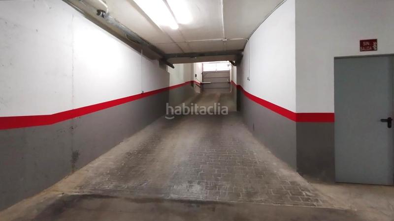 Foto 0646eb92-b132-403e-9fec-4275ba4a0aef. Parking voiture dans Valdepeñas