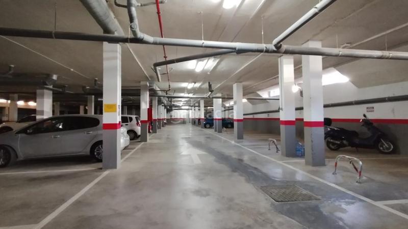 Foto 87943303-9c45-48eb-bedd-39a9f7d9be71. Parking voiture dans Valdepeñas