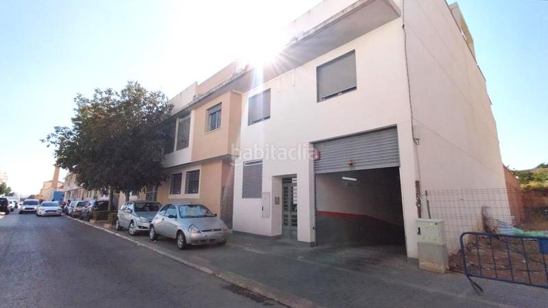 Foto d0054f73-1ab4-4c20-b03f-30a9798b53c3. Parking voiture dans Valdepeñas