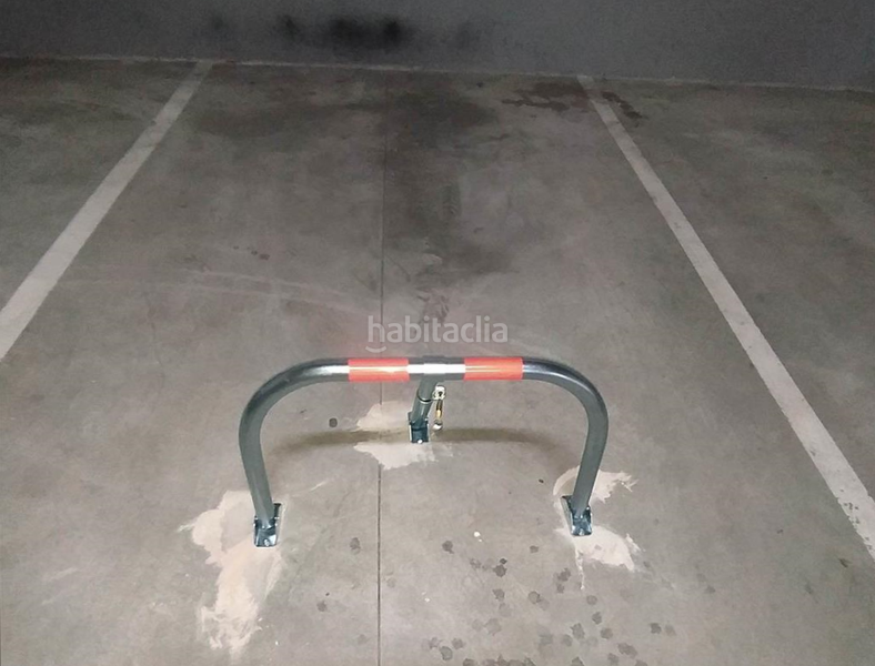 Foto b5ded010-67bc-4f5a-9189-b2bb21ab4f0c. Parking coche en Valdepelayo-Montepinos-Arroyo Culebro Leganés