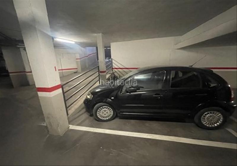 Foto 349a4eb9-396d-46a2-84cc-324107854909. Parking voiture dans Bargas