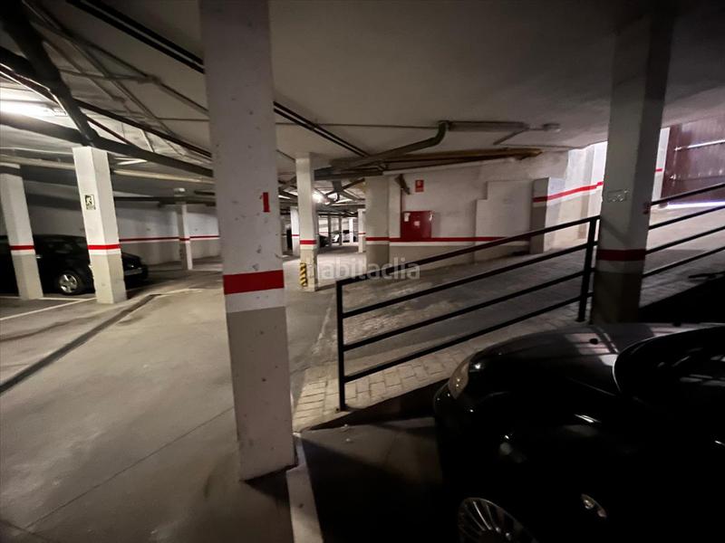 Foto 6874a7b6-ab4d-43fe-9c1e-7390574c9f4d. Parking voiture dans Bargas