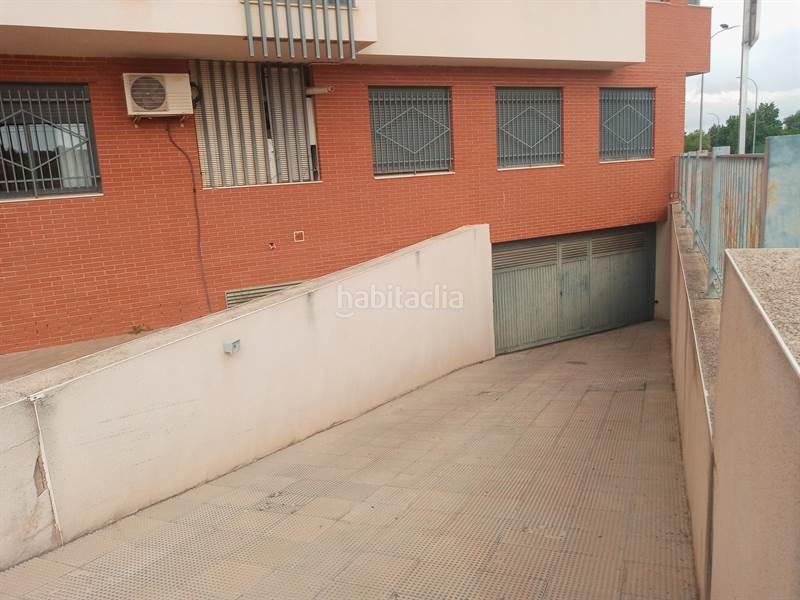 Foto 793cdd75-2735-4a7b-87ff-b0b0edb38e88. Parking coche en Almansa