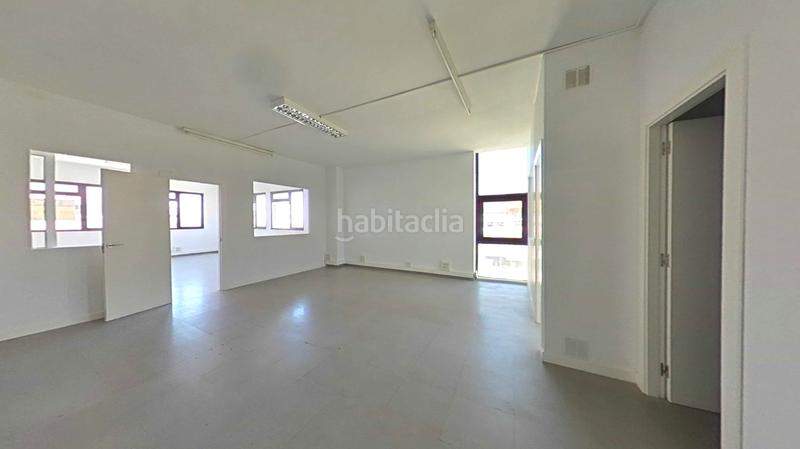 Foto 2ef19b8a-7cb1-4402-b5dc-ba25fe09255e. Local comercial a Alisal - San Román Santander