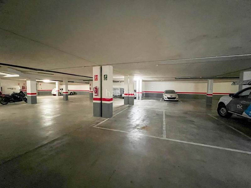 Foto a11204a8-8b67-4097-8f95-3c5038863c43. Parking coche en Zona Avenida del Mar Castellón de la Plana