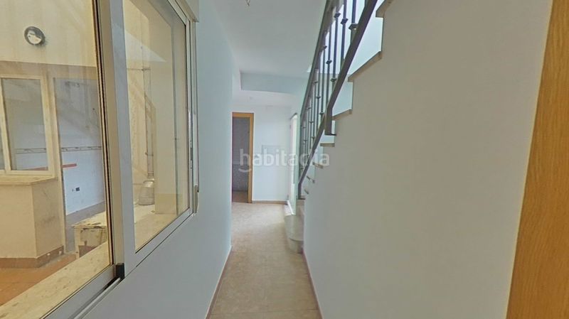 Foto ee419f9a-77cf-4924-b4bc-059e13523b2a. Maison avec parking dans Hellín
