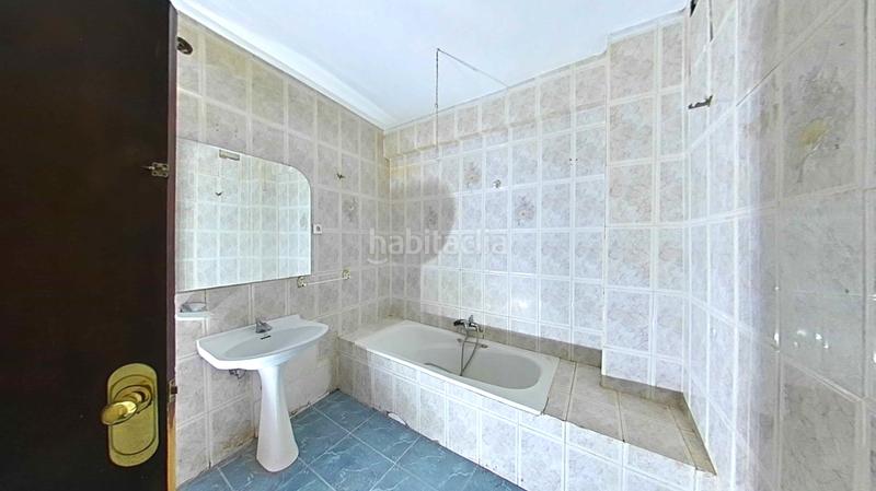 Foto 1dca8698-ff49-4f8a-aba6-45e9d40165e0. Casa adossada amb aparcament a Arrayanes Linares