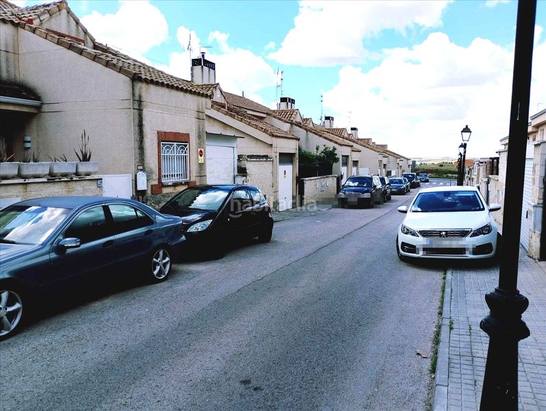 Foto b08cf500-8f59-42d4-953a-c0bdc08f191d. Casa a Las Lomas Seseña
