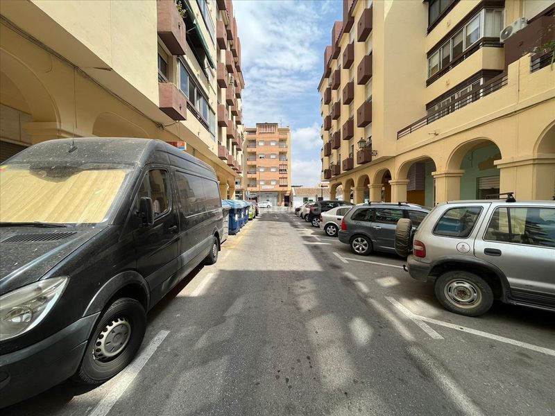 Foto b96d4b09-bbaf-428b-9860-e215ac862d4a. Pis a Hispanidad - Vivar Téllez Vélez - Málaga