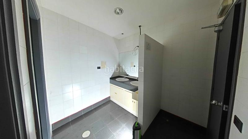 Foto 6be01cf4-ad2e-413c-8c8a-7bab84ced2d0. Local comercial a Parque San Francisco - Uría Oviedo