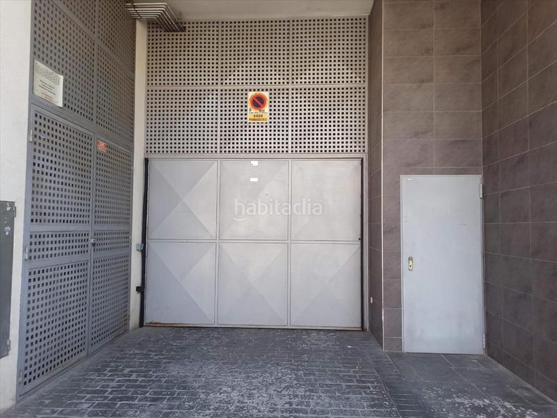 Foto ec9ce152-7a23-4790-b3a0-680180e061b7. Parking coche en El Palmar Murcia