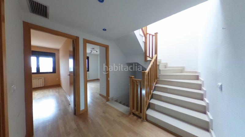 Foto f9f354a8-42d6-40ed-b51d-59036ce812a3. Casa con parcheggio in Ventas de Retamosa (Las)