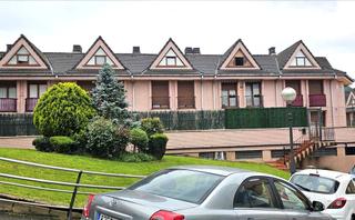 Casa  Mendipe etxe taldea