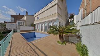 Semi detached house in Centre