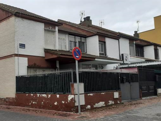 Casa adossada  Pintor murillo