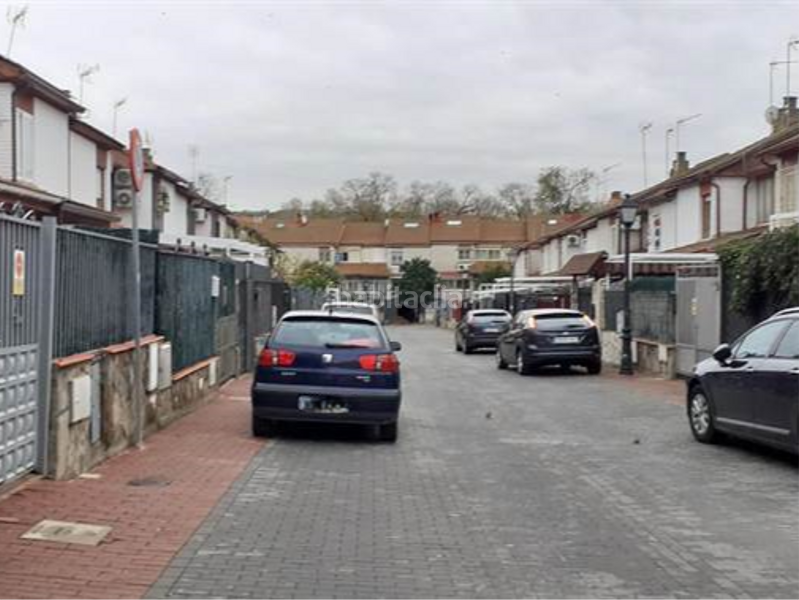 Foto 46aafd84-46b0-4fd2-8e5f-0a450cbdd4a5. Casa adossada a Daganzo de Arriba