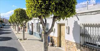 Casa  Alvaro bazan