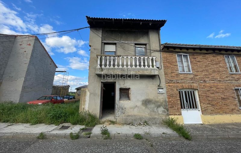 Foto 6a0cbcb6-6b0e-4542-9c30-3229ed56a734. Casa adossada a Valde - Ucieza