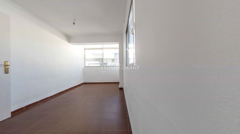 Foto ad0facd5-5534-4f6e-910d-e9a184c60513. Pis a Centro Torre del Mar