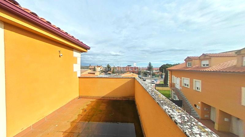 Foto 647dd9ca-0627-41f5-8ed3-0013dc4b55c9. Pis amb aparcament a Monfarracinos