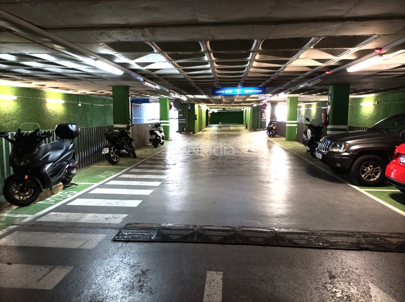 Foto f06bd517-c427-428c-8663-dd2285567b3e. Aparcament cotxe a Plaza Elíptica - República Argentina Gandia