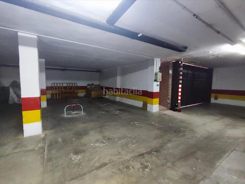 Foto 2c5ca1b6-a1f9-4d05-9d92-d99c7f76f91b. Car parking in Tomelloso