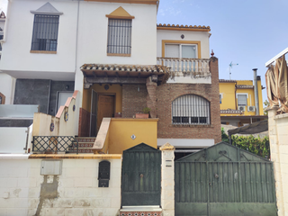 Casa adossada  Los monteros