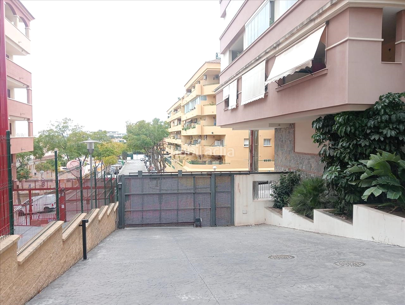 Foto 9477306d-57e6-46cf-bc4f-f6d2dee480d1. Parking coche en Los Pacos Fuengirola