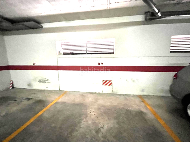 Foto c3a7d120-bbde-4a01-a2e9-5a04ea8b95ee. Parking coche en Los Pacos Fuengirola