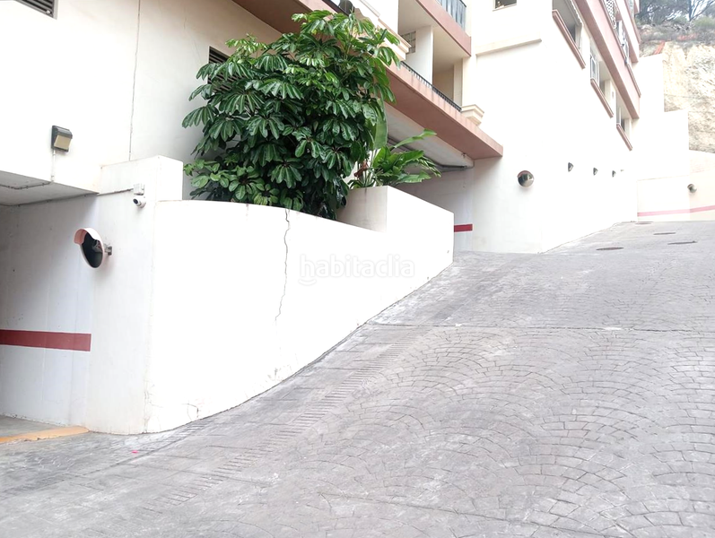 Foto 7f111dbf-c81d-4ca3-b538-bda7000fac5e. Parking voiture dans Los Pacos Fuengirola