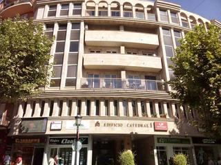 Aparcament cotxe  Constitucion